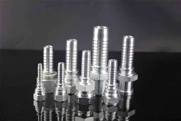 10411 fittings are metric male 24 degree cone seat light type DIN3853. 10411 fittings are manufactured from 1/4’’ to 1.1/2’’ popularly. 10411 fittings are finished with zinc plated that three types can be chosen commonly which are zinc plated, chrome plated, and nickel plated. Fittings from YH Hydraulic are of good quality that can be installed easies and used for a long life term.